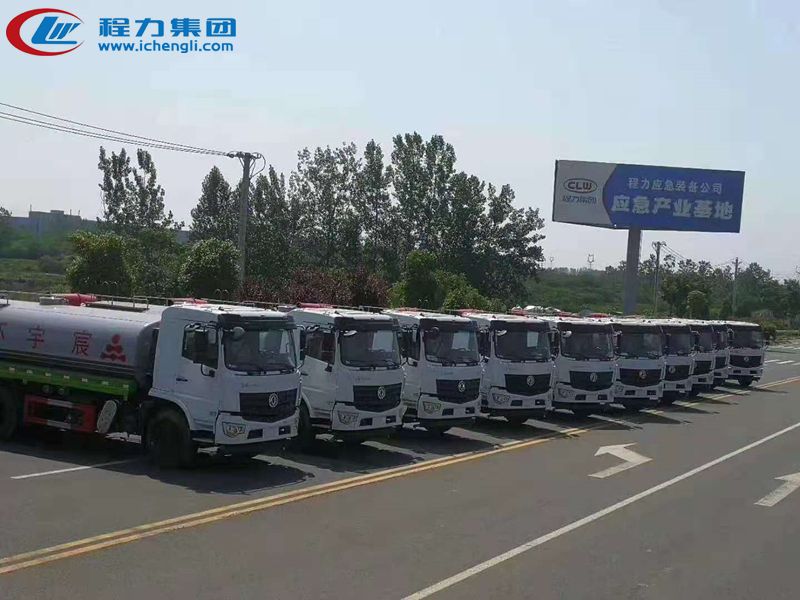 大客戶訂購20臺東風后八輪20噸灑水車批量發車