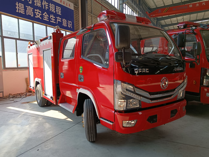 5噸消防灑水車價格_村鎮鄉鎮森林消防車_1.5-3.5噸水罐消防車現車價格