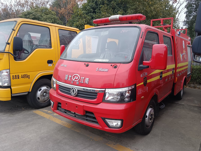 5噸消防灑水車廠家_商業區倉庫消防車_2.5-5噸泡沫消防車現車報價