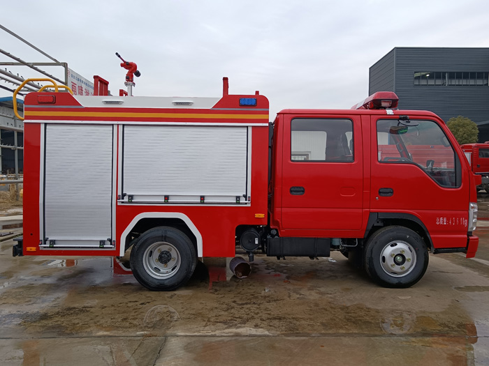 5噸消防灑水車(chē)價(jià)格_石油化工冶煉廠消防車(chē)_1.5-3.5噸水罐消防車(chē)現(xiàn)車(chē)價(jià)格