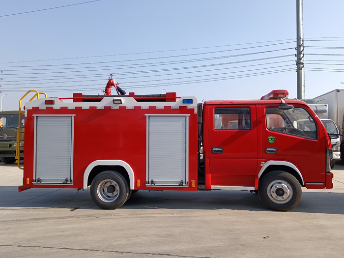 5噸消防灑水車價格_村鎮鄉鎮森林消防車_1.5-3.5噸水罐消防車現車價格