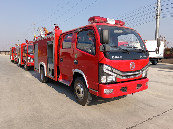 5噸消防灑水車多少錢_糧庫重點(diǎn)防火單位消防車_2.5-5噸泡沫消防車現(xiàn)車報(bào)價